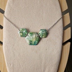 Pisztácia zöld ezüst hexa nyaklánc  - ékszer - nyaklánc - medál - Meska.hu
