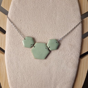 Pisztácia zöld ezüst hexa nyaklánc  - ékszer - nyaklánc - medál - Meska.hu