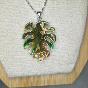 Monstera levél nyaklánc  - ékszer - nyaklánc - medálos nyaklánc - Meska.hu