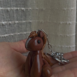 Egyedi lovas kulcstartó - Meska.hu