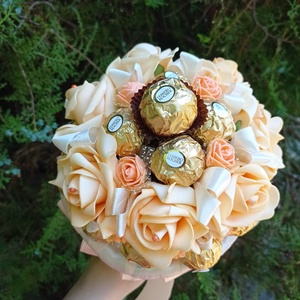 Ferrero bonbon csokor habrózsa édesség csokor többféle színben kérhető ballagás szülinap anyák napja nőnap, Otthon & Életmód, Dekoráció, Virágdísz és tartó, Csokor & Virágdísz, Virágkötés, MESKA