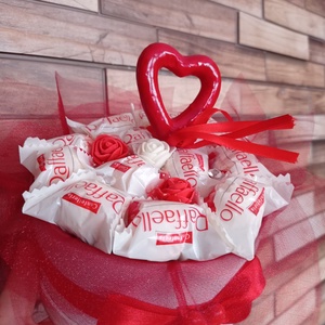 Raffaello bonbon ajándék box édesség doboz habrózsával strassz kövekkel ballagás anyák napja szülinap évforduló nőnap - otthon & életmód - dekoráció - virágdísz és tartó - virágbox, virágdoboz - Meska.hu