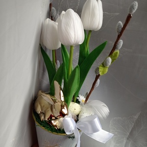Húsvéti tulipános asztaldísz nyuszival tavaszi dekoráció, Otthon & Életmód, Dekoráció, Asztal és polc dekoráció, Asztaldísz, Virágkötés, MESKA