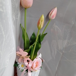 Húsvéti tulipános asztaldísz nyuszival tavaszi dekoráció - otthon & életmód - dekoráció - asztal és polc dekoráció - asztaldísz - Meska.hu