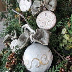 Kreatív gömb  karácsonyfadísz 1db - karácsony - karácsonyi lakásdekoráció - karácsonyfadíszek - Meska.hu