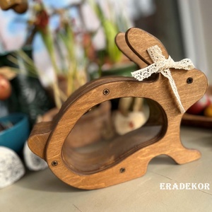 Barna húsvéti nyuszi persely kisfiúknak névreszóló, Játék & Sport, Keresztelőajándékok, Festett tárgyak, MESKA