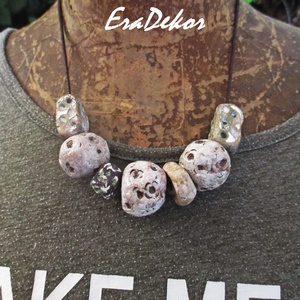 Tengeri kövek, szürkés fehér bohémia - ékszer - nyaklánc - hosszú nyaklánc - Meska.hu