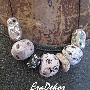 Tengeri kövek, szürkés fehér bohémia - ékszer - nyaklánc - hosszú nyaklánc - Meska.hu