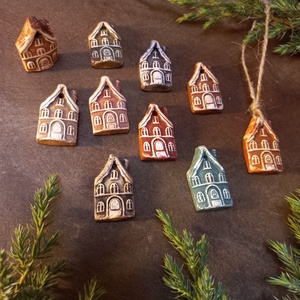 Rusztikus festett házikók karácsonyfadíszek 10 db/szett - karácsony - karácsonyi lakásdekoráció - karácsonyfadíszek - Meska.hu