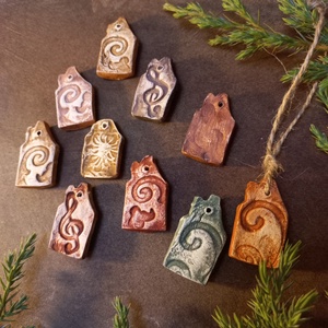 Rusztikus festett házikók karácsonyfadíszek 10 db/szett - karácsony - karácsonyi lakásdekoráció - karácsonyfadíszek - Meska.hu