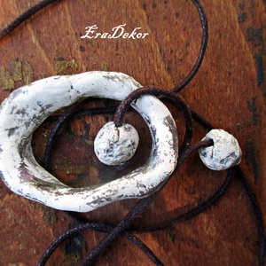 Ezüstös  bronzos árnyalat  - ékszer - nyaklánc - medálos nyaklánc - Meska.hu