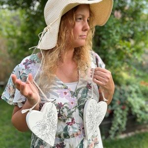 Nagy méretű, szív küldi szívnek szívesen - otthon & életmód - dekoráció - ajtó- és ablak dekoráció - ablakdísz - Meska.hu