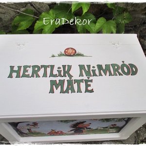 Sünis  játéktároló láda kisfiúk keresztelőjére - baba - mama - babaszobabútor - játéktároló - Meska.hu