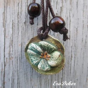 Virágom nyaklánc és lepke, Ékszer, Nyaklánc, Medálos nyaklánc, Festett tárgyak, MESKA