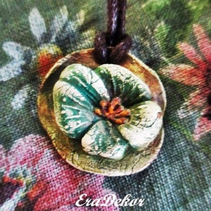 Virágom nyaklánc és lepke - ékszer - nyaklánc - medálos nyaklánc - Meska.hu