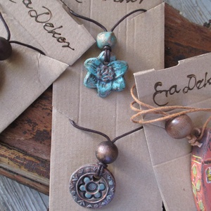 Türkiz virág nyaklánc - ékszer - nyaklánc - medálos nyaklánc - Meska.hu