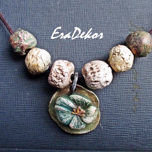 Virágom nyaklánc és lepke - ékszer - nyaklánc - medálos nyaklánc - Meska.hu