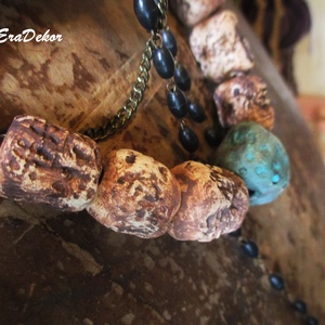 Türkíz és natúr  árnyalatú nyakláncok - ékszer - nyaklánc - medálos nyaklánc - Meska.hu