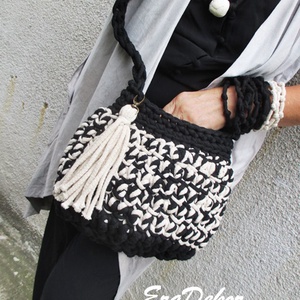 Fehér és fekete harmóniája - táska & tok - kézitáska & válltáska - válltáska - Meska.hu