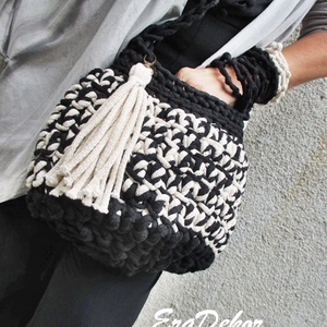 Fehér és fekete harmóniája - táska & tok - kézitáska & válltáska - válltáska - Meska.hu