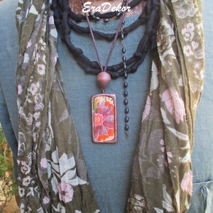 Virágnyaklánc fából - ékszer - nyaklánc - medálos nyaklánc - Meska.hu