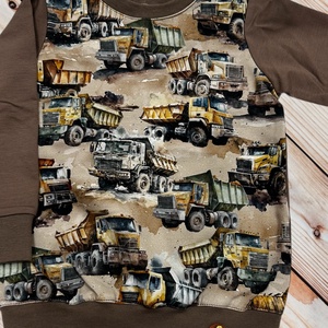 Munkagépes gyerek pulóver � Barna futter anyagból, vagány dömper mintával (98-as méret), Ruha & Divat, Gyerekruha, Pulóver, Varrás, MESKA