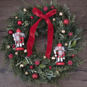 Diótörős karácsonyi ajtódísz  - Meska.hu