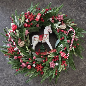 Mesebeli karácsonyi ajtódísz - karácsony - karácsonyi lakásdekoráció - karácsonyi ajtódíszek - Meska.hu