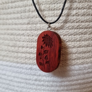 Padouk fa nyaklánc - ékszer - nyaklánc - medálos nyaklánc - Meska.hu