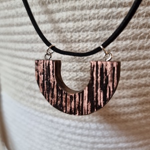 Félkör alakú fa medál rose gold színnel, Ékszer, Nyaklánc, Medálos nyaklánc, Ékszerkészítés, Famegmunkálás, MESKA