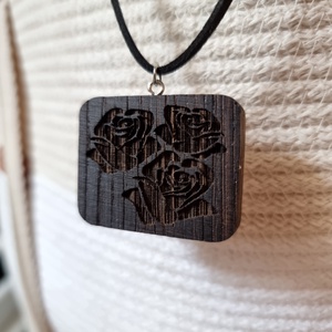 Rózsa movítumos diófa medál nyaklánccal, Ékszer, Nyaklánc, Medálos nyaklánc, Ékszerkészítés, Famegmunkálás, MESKA