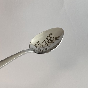 Egyedi gravírozott teáskanál - otthon & életmód - konyhafelszerelés, tálalás - tálalás - kanál & villa - Meska.hu