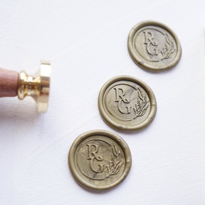 Monogramos pecsétnyomó, Egyedi pecsétnyomó, Leveles pecsétnyomó, egyedi pecsét - esküvő - meghívó & kártya - meghívó - Meska.hu