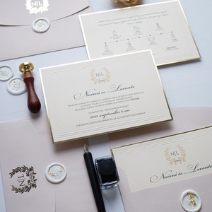 Elegáns aranyozott szélű esküvői meghívó bézs borítékkal és viaszpecséttel, arany meghívó - esküvő - meghívó & kártya - meghívó - Meska.hu