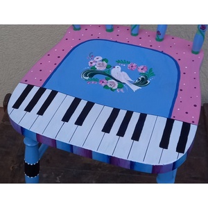 Lány szék zongora és virág mintával, Otthon & Életmód, Bútor, Szék & Fotel, Famegmunkálás, Festett tárgyak, MESKA