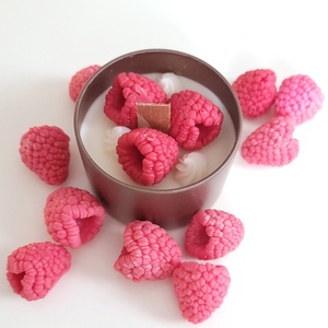 Ropogó fakanócos illatgyertya málna panna cotta illattal - Meska.hu