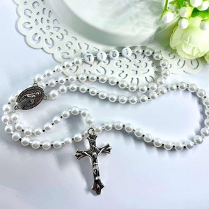 Eszüst színű gyöngyös  rózsafüzér névvel- kézmüves, személyre szabható ajándék keresztelőre vagy bérmálásra - otthon & életmód - vallás - lánc & füzér - Meska.hu