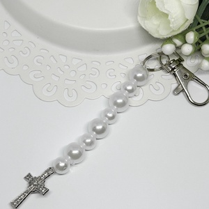 Gyöngyös Elegancia: Fényes Kereszt Kulcstartó Exkluzív Díszdobozban, Ékszer, Nyaklánc, Monogram & Névnyaklánc, Ékszerkészítés, Gyöngyfűzés, gyöngyhímzés, MESKA