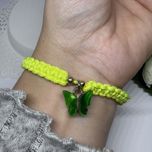 yedi Kézzel Készített Neon Zöld Makramé Karkötő Zöld Pillangó Medállal - ékszer - karkötő - karkötő medállal - Meska.hu