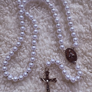  Egyedi gyöngyös rózsafüszér fehér    személyre szabható névvel  - ékszer - nyaklánc - monogram & névnyaklánc - Meska.hu