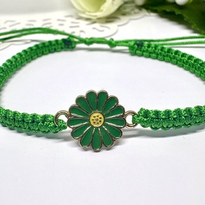 Fonott Makramé Karkötő Virág Medállal  - ékszer - karkötő - karkötő medállal - Meska.hu