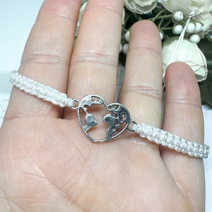 Fonott makramé  szíves karkötő fehér  - ékszer - karkötő - karkötő medállal - Meska.hu