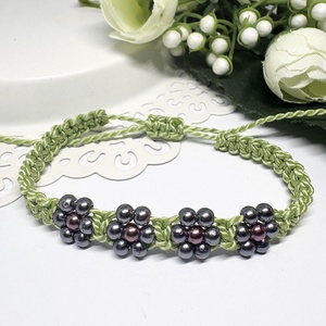 Fonott makramé zöld   gyöngy virág mintás  - ékszer - karkötő - fonott karkötő - Meska.hu