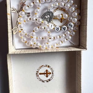    Fehér rózsafüzér díszdobozban keresztelő ajándék - otthon & életmód - vallás - lánc & füzér - Meska.hu