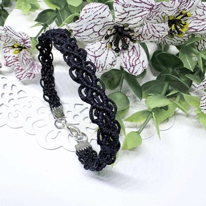 Fekete mikromakramé karkötő-Kézzel csomozott elegancia fém csattal, Ékszer, Karkötő, Fonott karkötő, Csomózás, Ékszerkészítés, MESKA