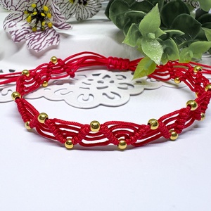 Piros mikromakramé karkötő-Kézzel csomozott elegancia fém csattal, Ékszer, Karkötő, Fonott karkötő, Csomózás, Ékszerkészítés, MESKA