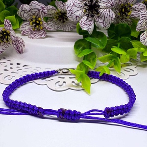 Ékszerek-Karkötők Lila makramé karkötő ezüstszinű végtelen jellel-állitható méret - ékszer - karkötő - fonott karkötő - Meska.hu