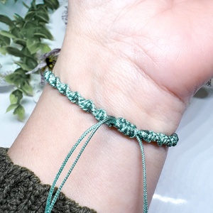 Ékszerek-Karkötők Zsályazöld bilincs makramé  - ékszer - karkötő - fonott karkötő - Meska.hu