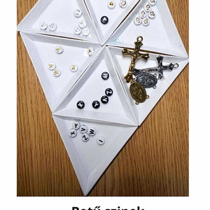 Egyedi Névre Szóló Rózsafüszér -Keresztelőre, Elsőáldozásra- Választható színekkel - otthon & életmód - vallás - lánc & füzér - Meska.hu