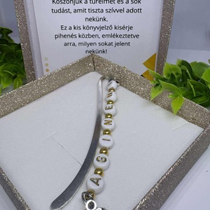 Személyre szóló Könyvjelző Díszbozban-Megható Ajándék Ági néninek/ Pedagogusoknak  - Meska.hu